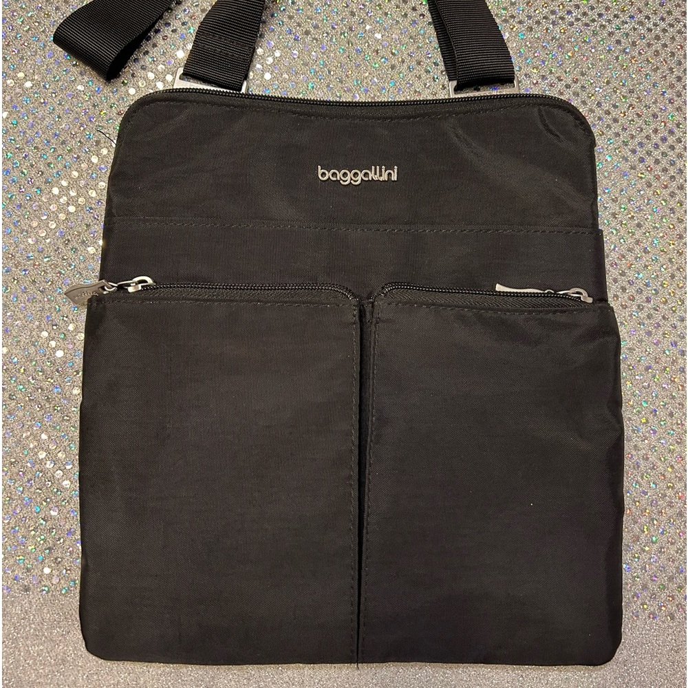 BAGGALLINI VINYL BAG